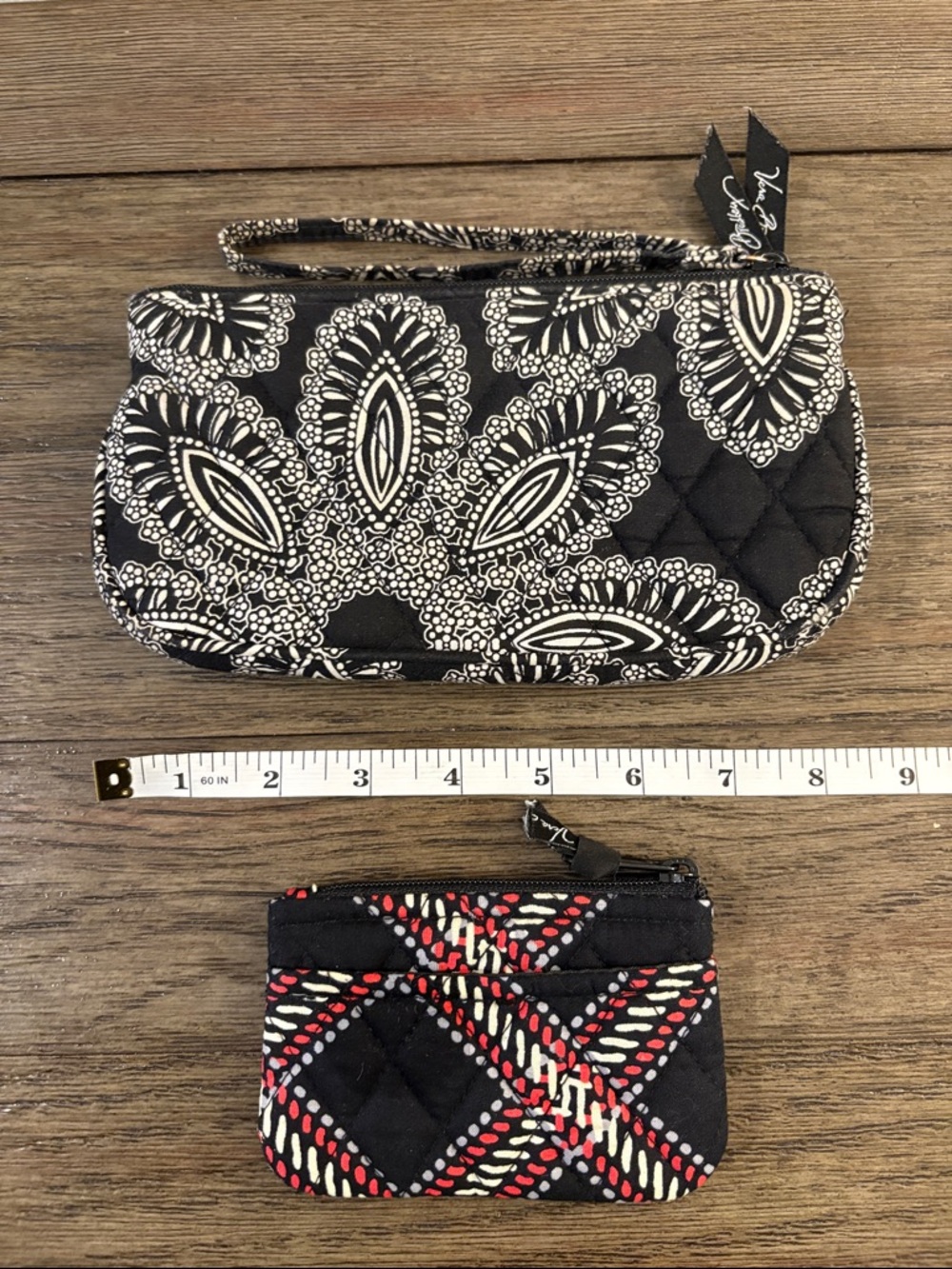 Lot of 2x EUC [Vera Bradley] Quilted Wristlet & Coin Purse, Black White Red - Picture 12 of 12